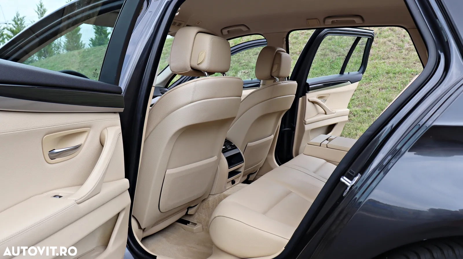 BMW Seria 5 525d Touring Sport-Aut. - 13