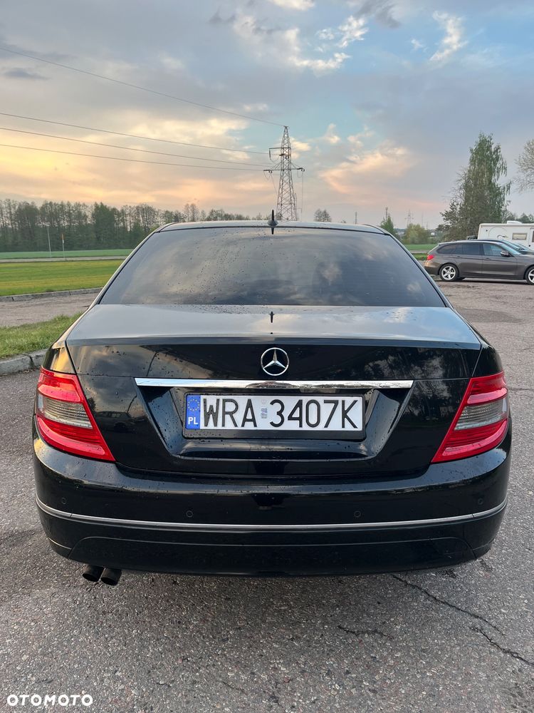 Mercedes-Benz Klasa C 180 CGI Automatik BlueEFFICIENCY Avantgarde - 4