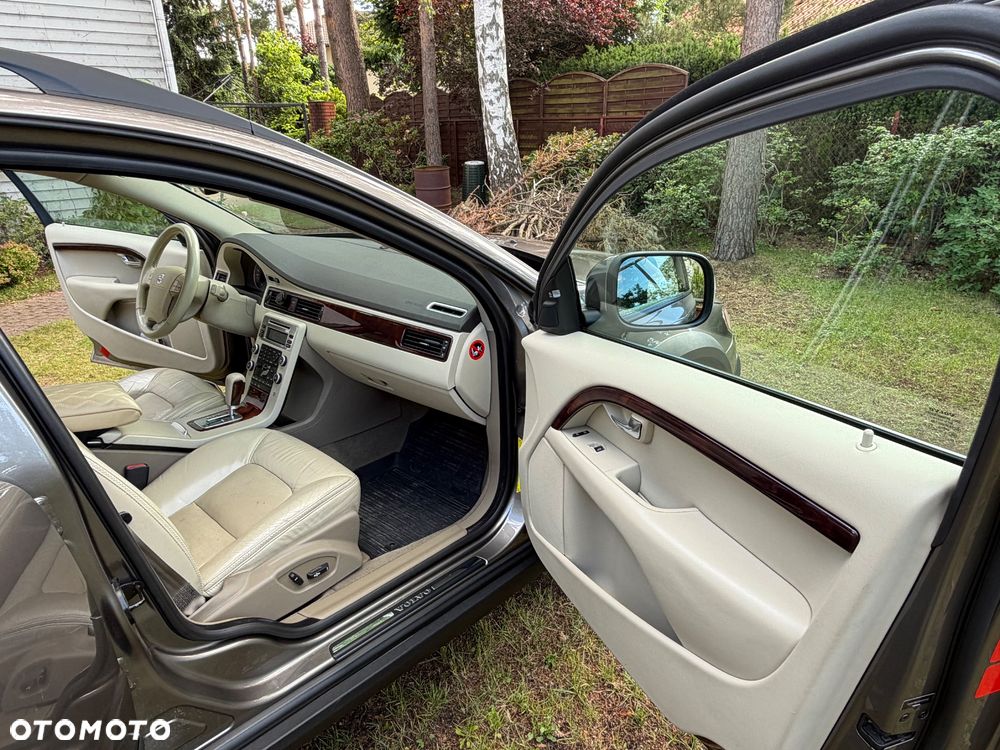 Volvo XC 70 - 22