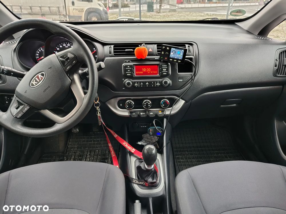 Kia Rio - 10
