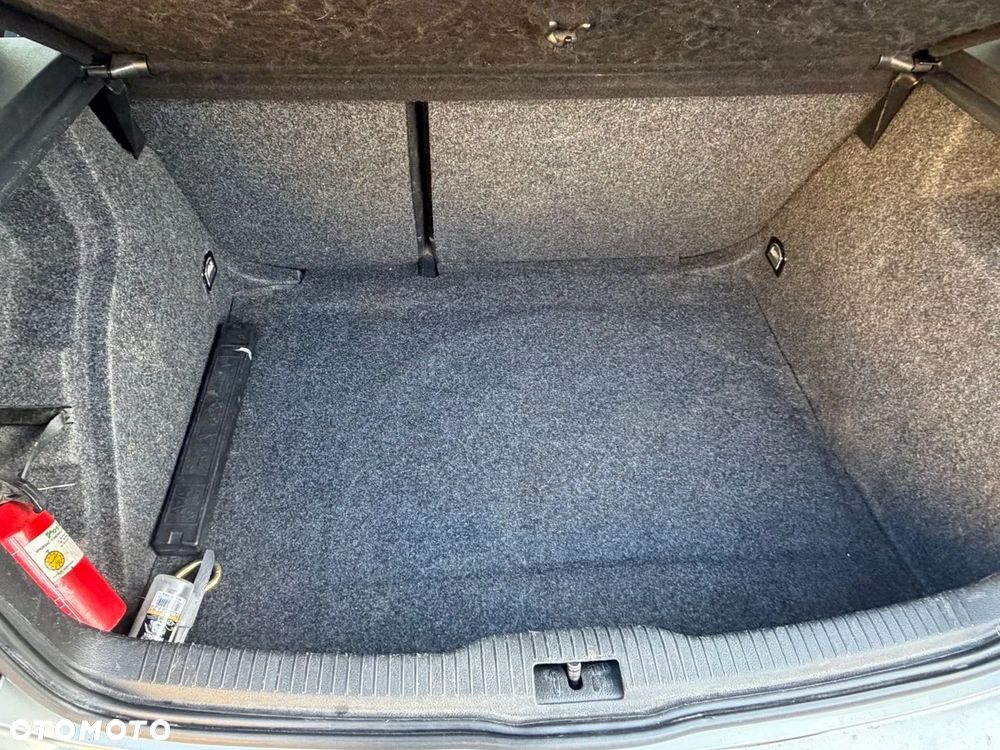 Volkswagen Golf - 15