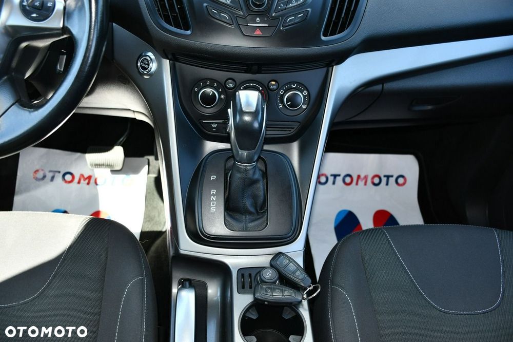 Ford Kuga - 24