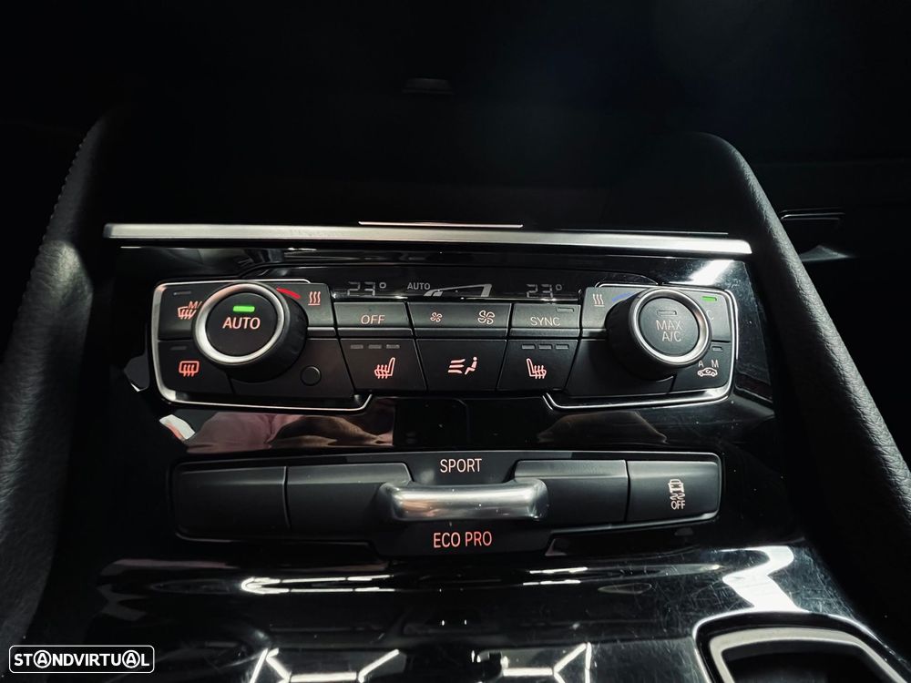 BMW 218 Active Tourer i Line Sport - 23