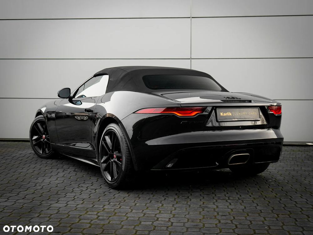 Jaguar F-Type P300 R-Dynamic - 2