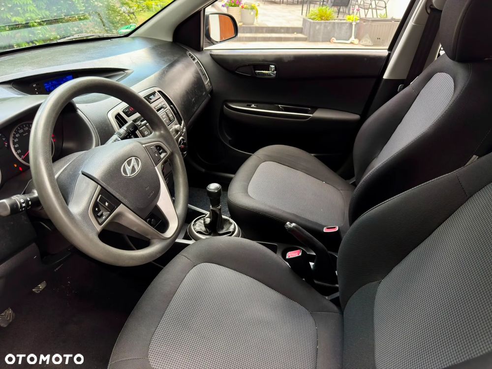 Hyundai i20 1.25 Wersja Jubileuszowa - 32