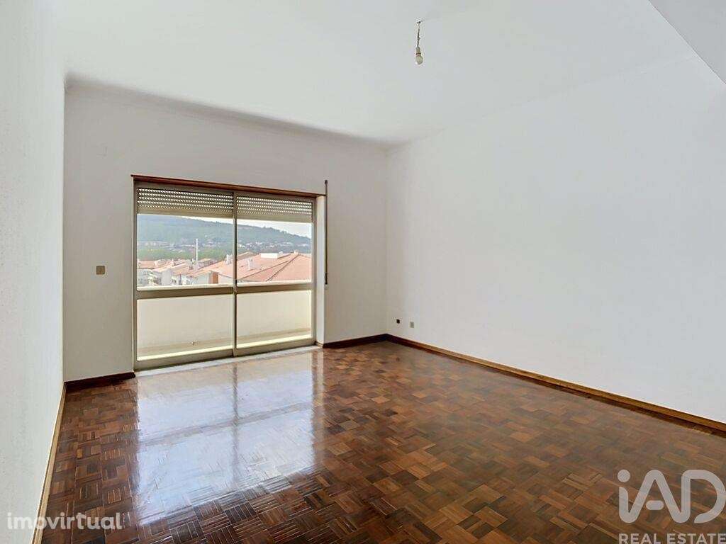 Apartamento em Porto de Mós - São João Baptista e São Pedro - Grande imagem: 3/16