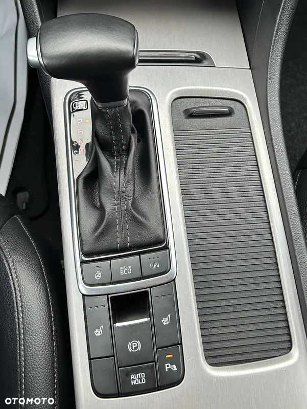 Kia Optima Plug-in Hybrid - 11