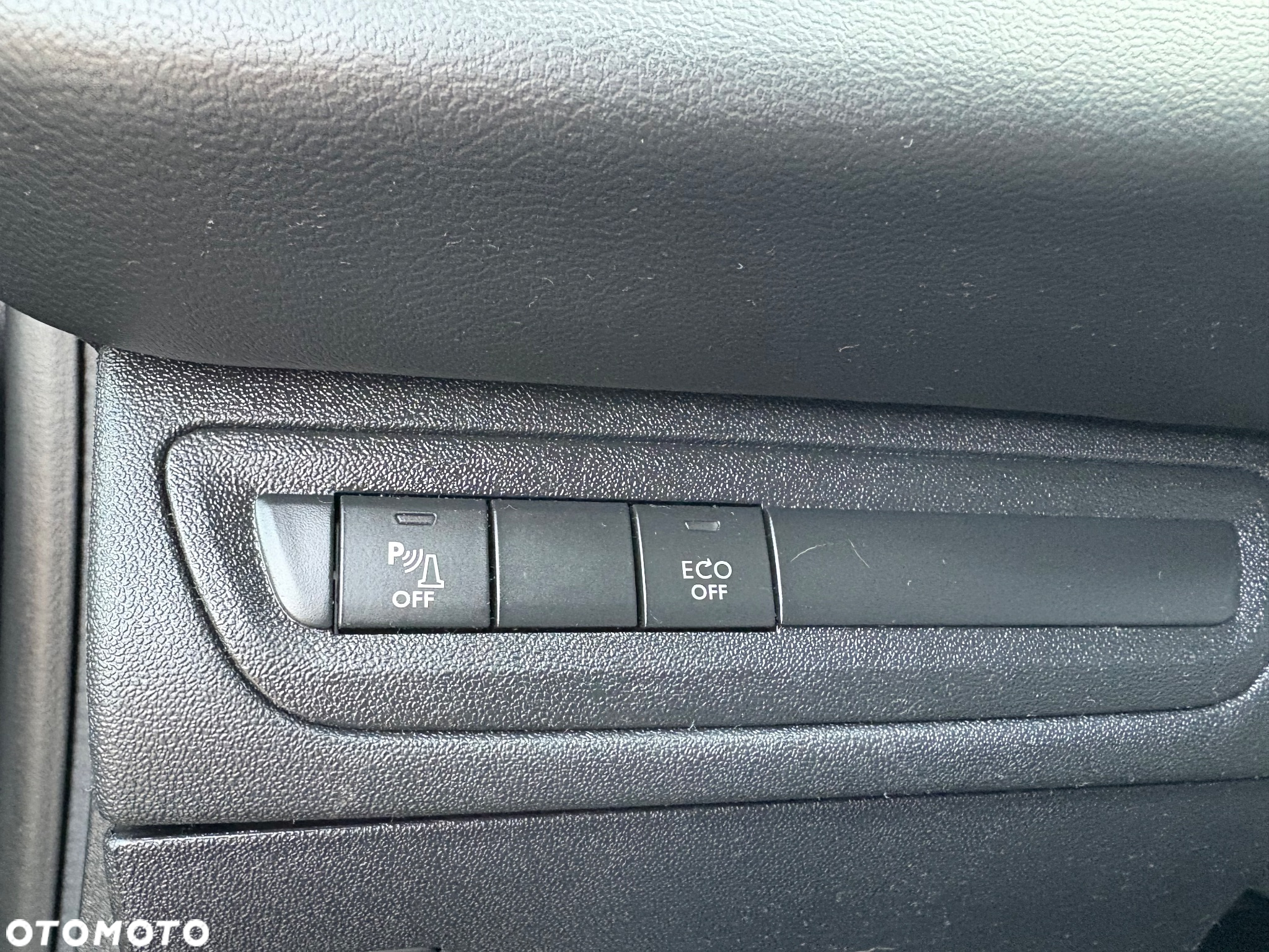 Peugeot 208 PureTech 82 Start & Stop Tech Edition - 17