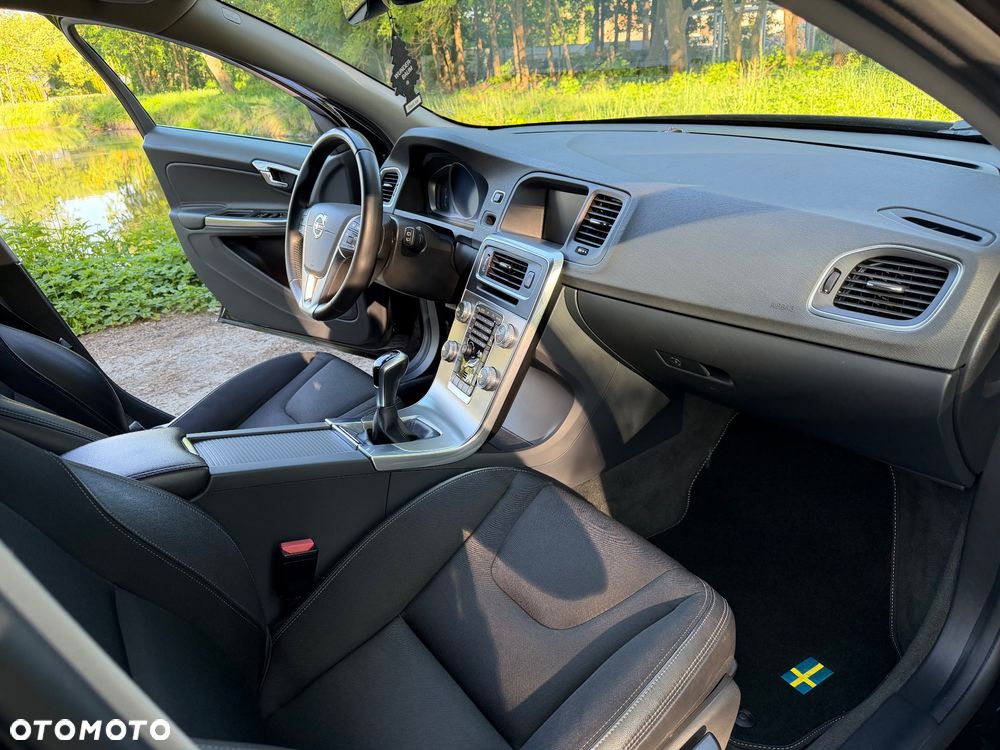 Volvo V60 D2 Drive-E Dynamic Edition (Momentum) - 25