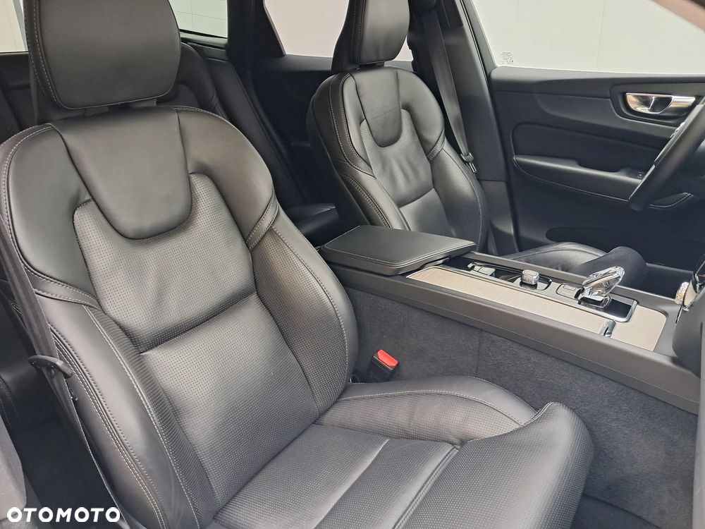 Volvo XC 60 B5 B AWD Inscription - 12