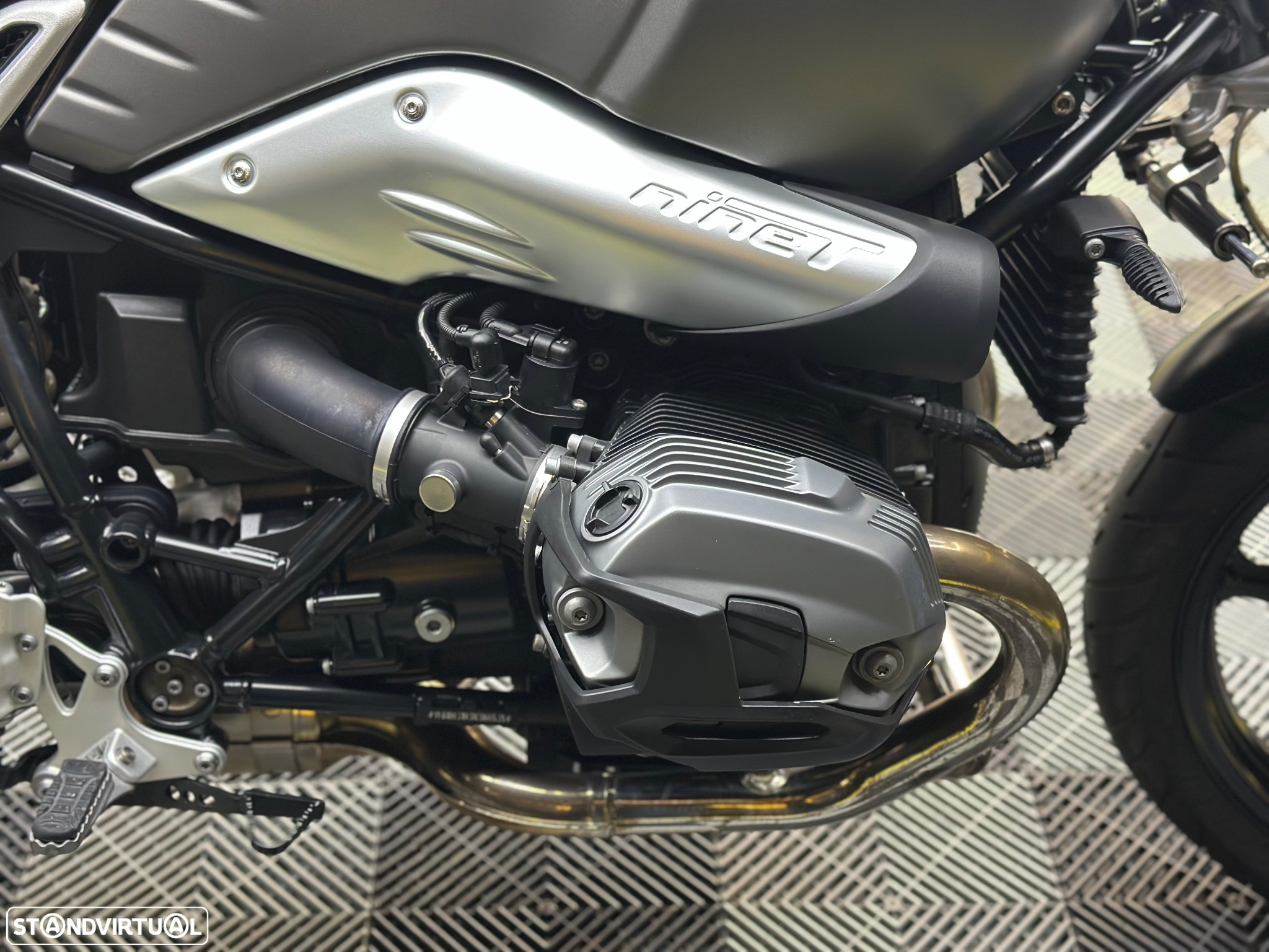 BMW R nineT - 6