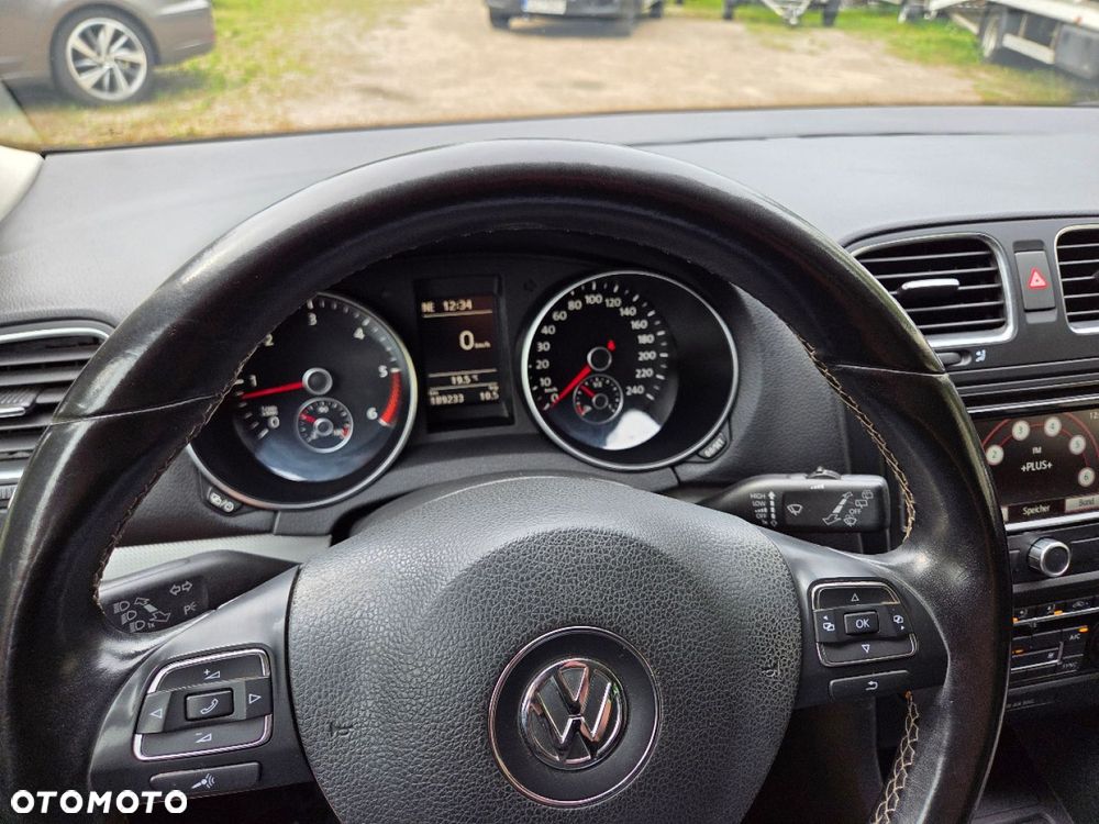 Volkswagen Golf 1.6 TDI DPF MATCH - 14