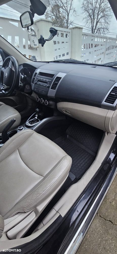 Citroën C-Crosser 2.2 HDI Exclusive - 15