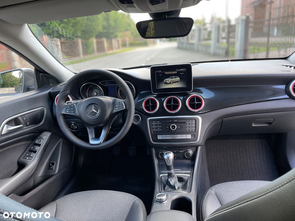 Mercedes-Benz CLA 180 d Shooting Brake - 20