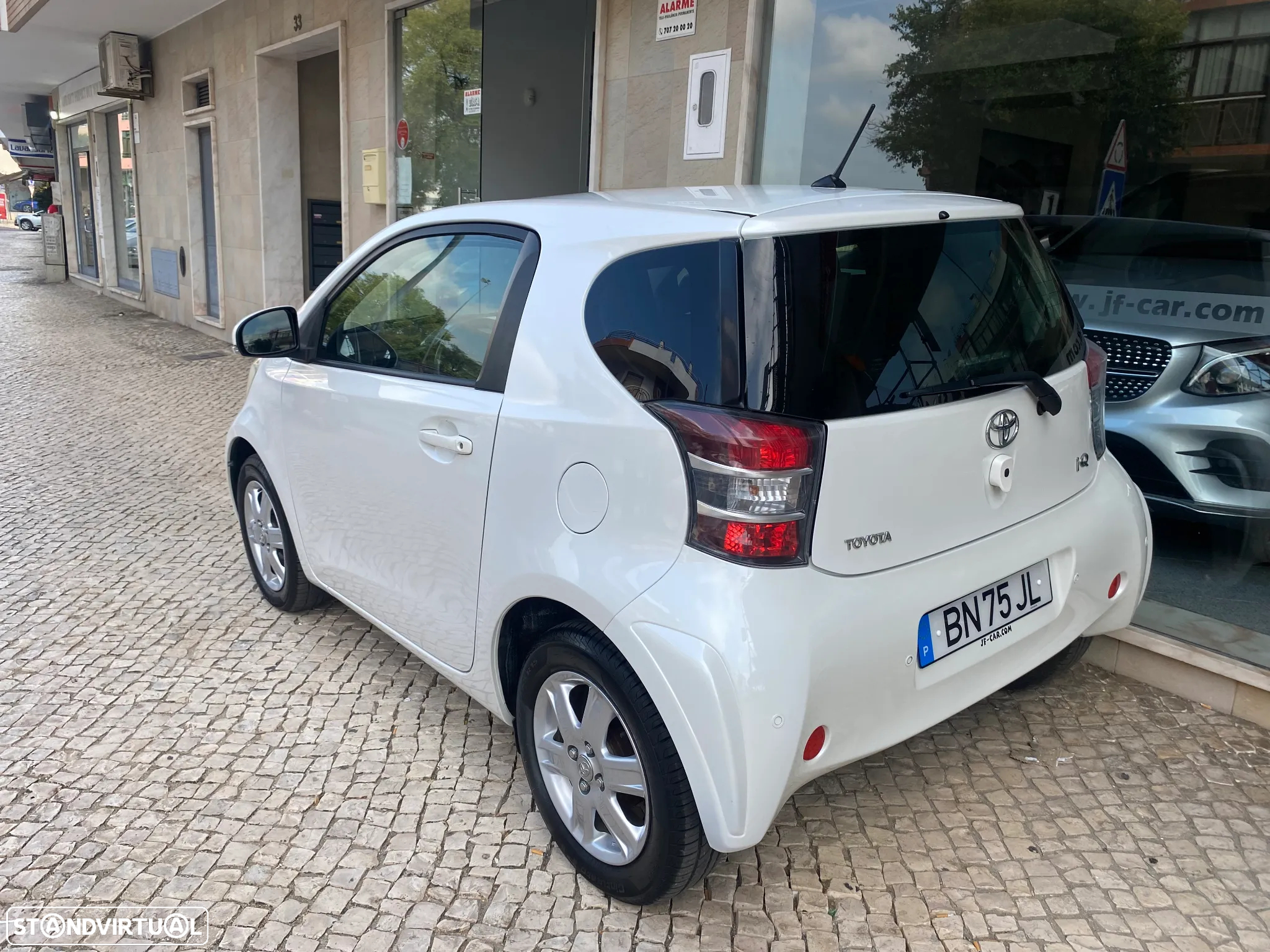 Toyota iQ 1.0 VVT-i - 7