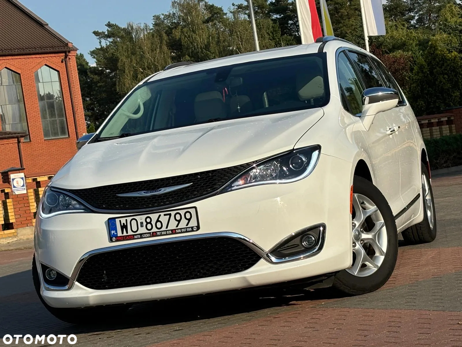 Chrysler Pacifica - 6