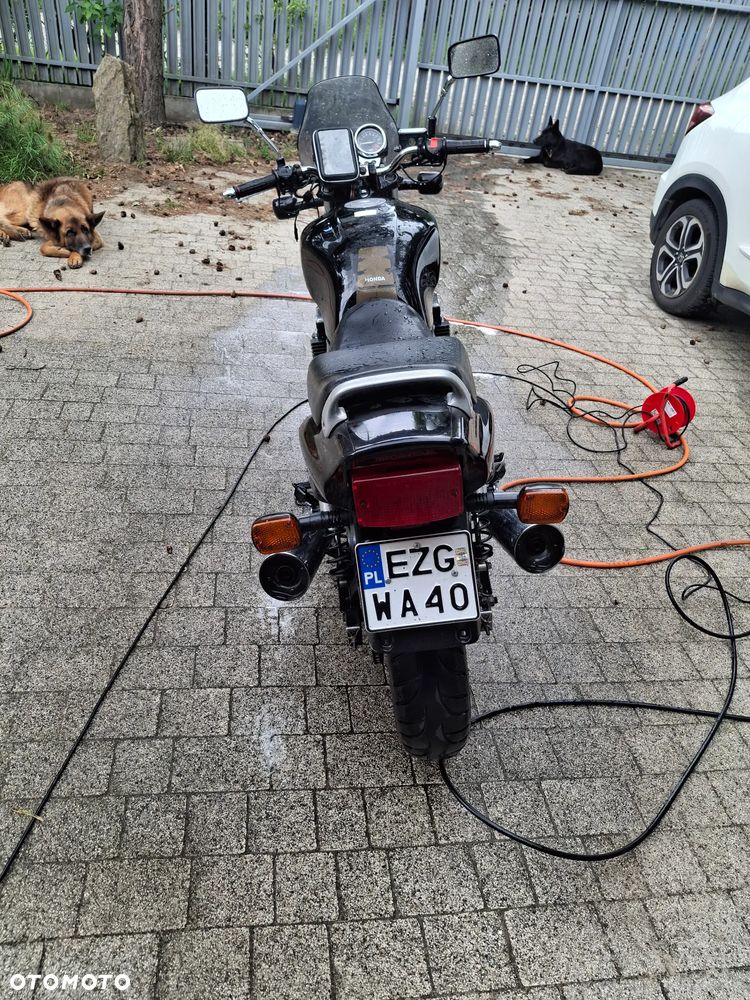 Honda CB - 11