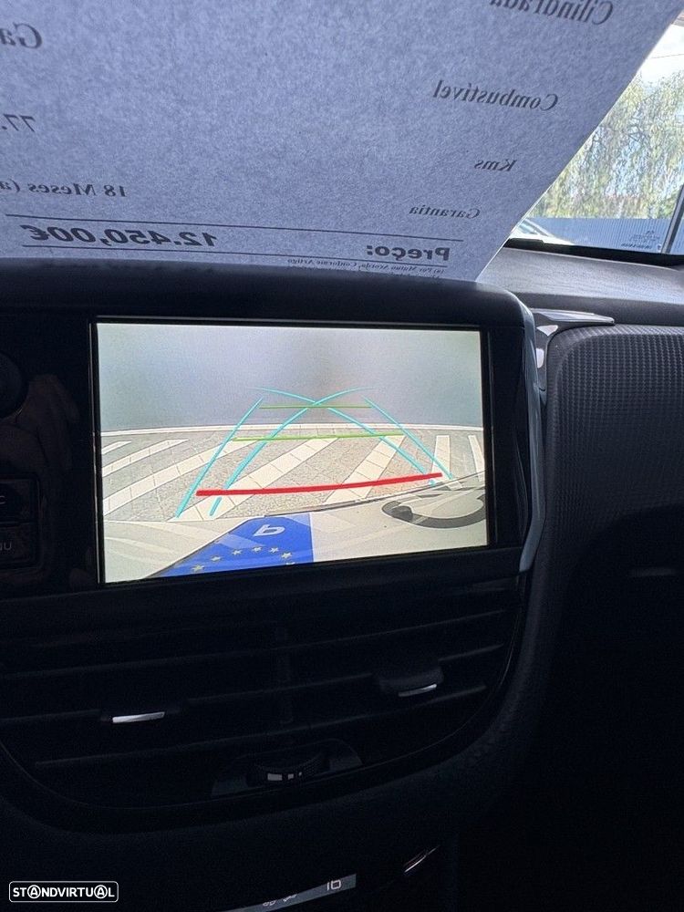 Peugeot 2008 1.2 PureTech Allure - 11