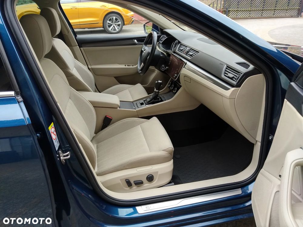 Skoda Superb 2.0 TDI SCR Style DSG - 19