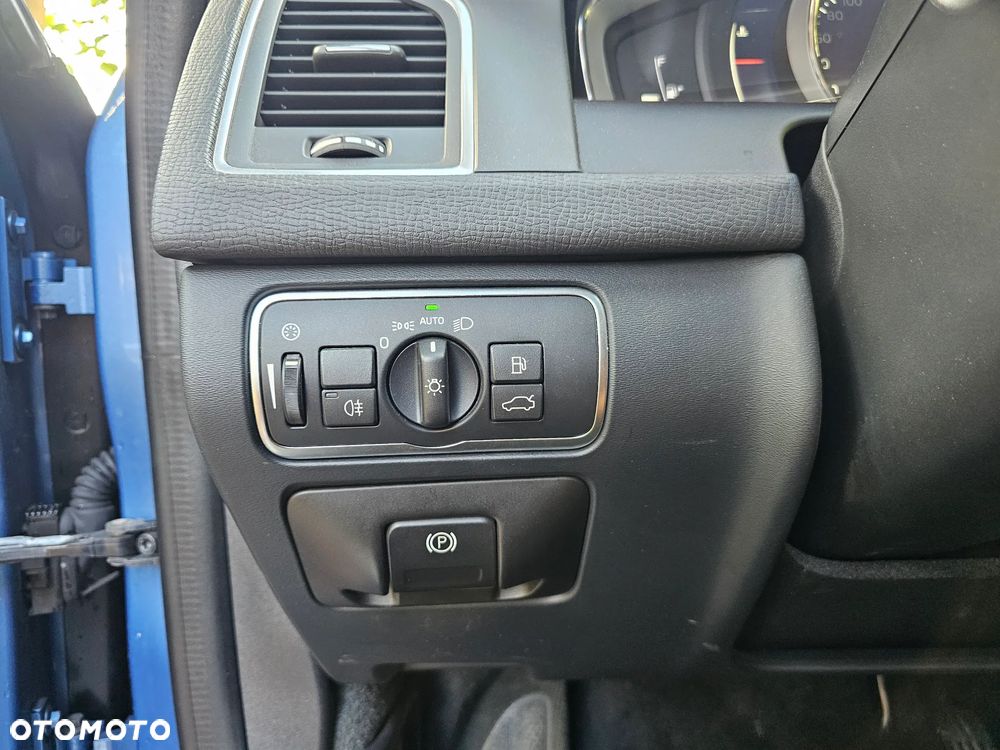 Volvo XC 60 D4 AWD Inscription - 12
