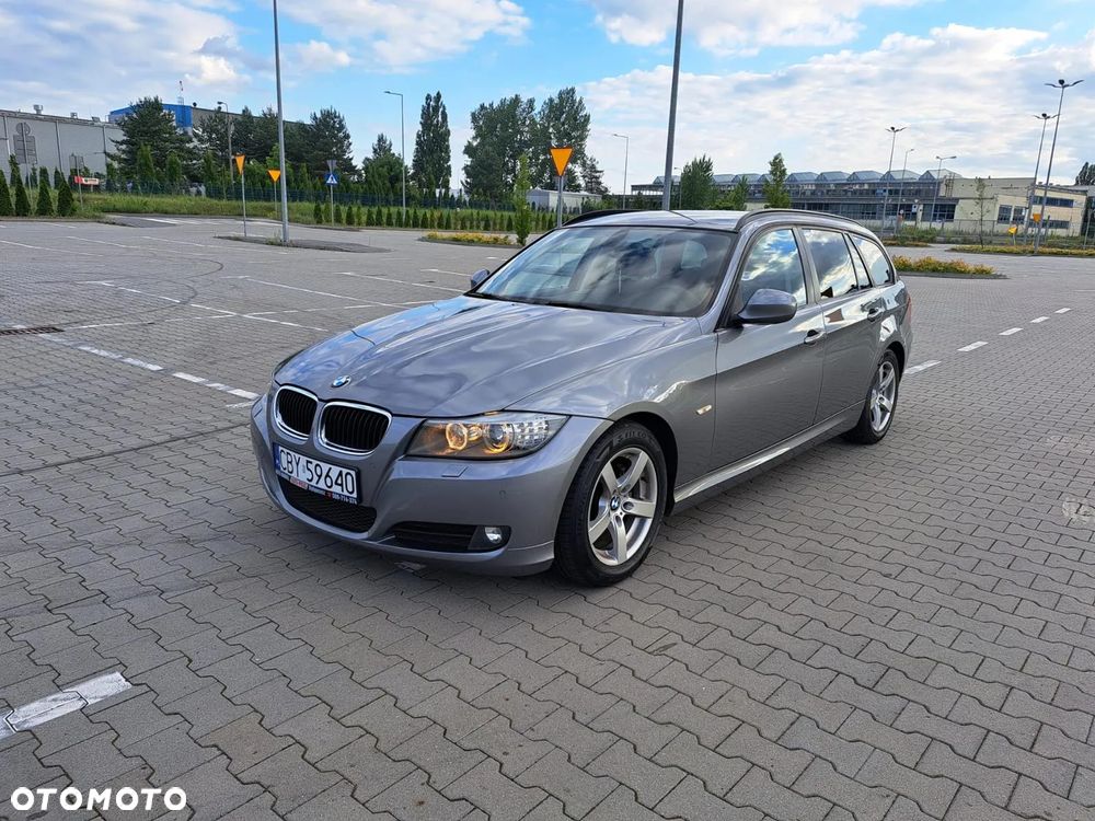 BMW Seria 3 318d DPF Touring Edition Exclusive - 1