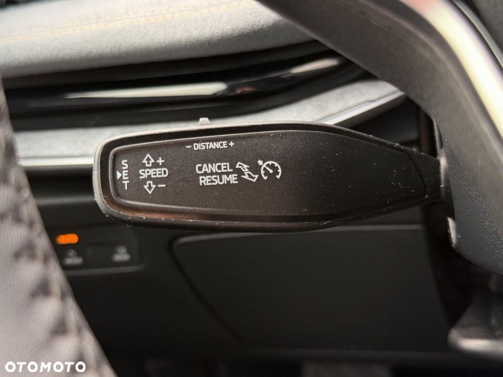 Skoda Superb 2.0 TDI SCR Selection DSG - 23