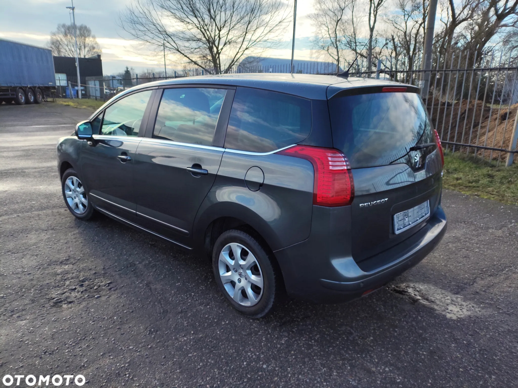 Peugeot 5008 1.6 Active - 3