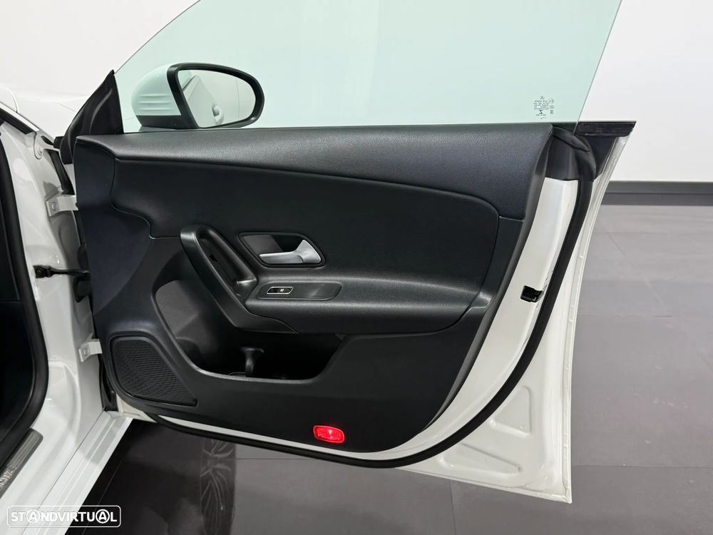 Mercedes-Benz CLA 250 e Shooting Brake Progressive - 40