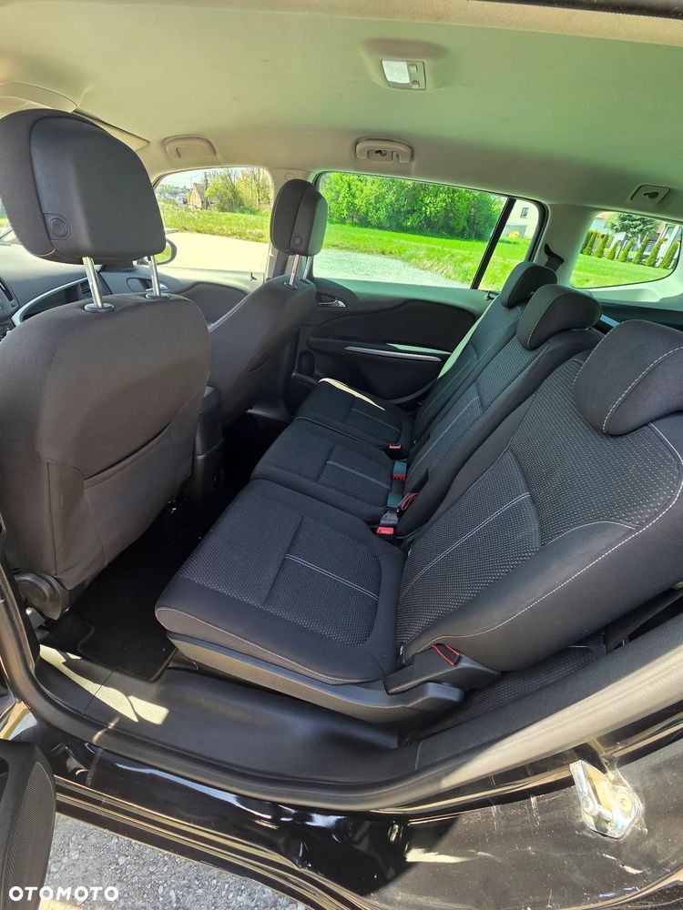 Opel Zafira - 10