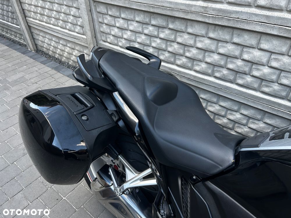 Honda VFR - 7