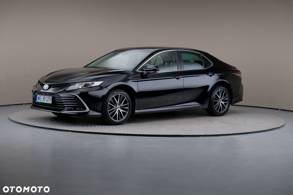 Toyota Camry - 1