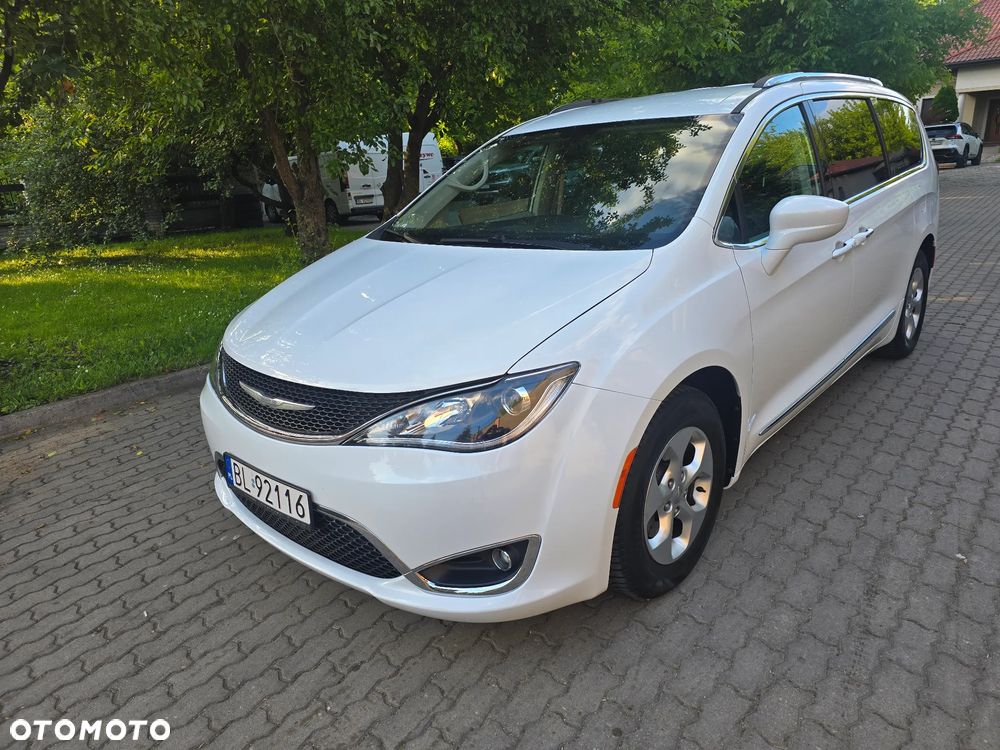 Chrysler Pacifica - 1