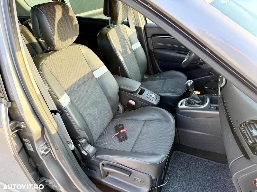 Renault Scenic - 26