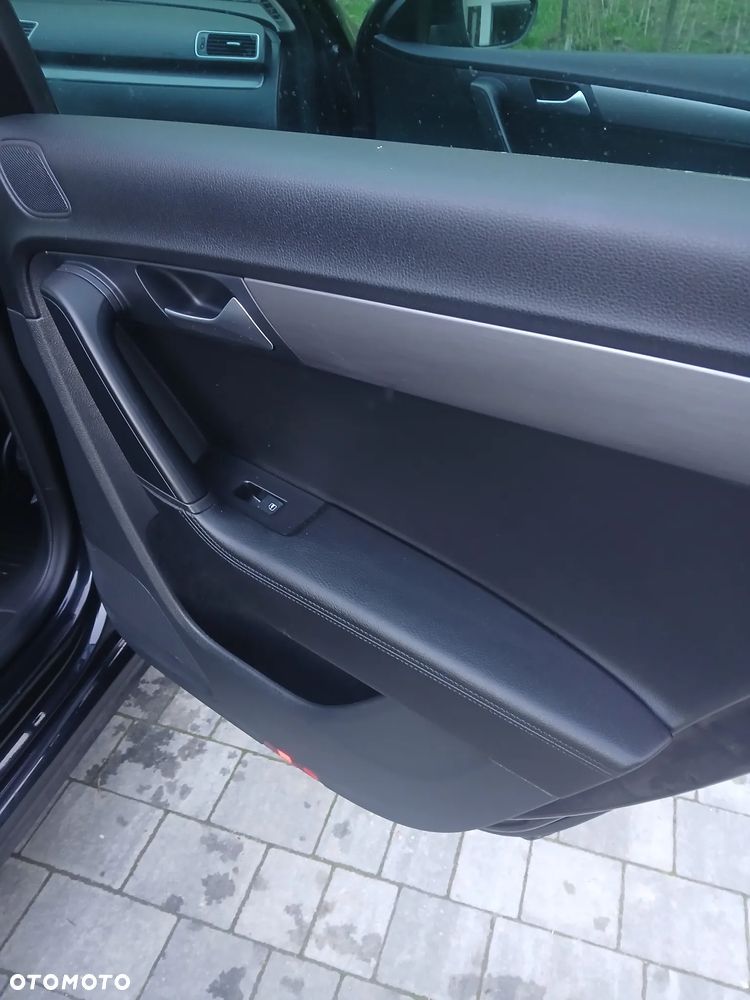 Volkswagen Passat 2.0 Blue TDI SCR Comfortline - 27