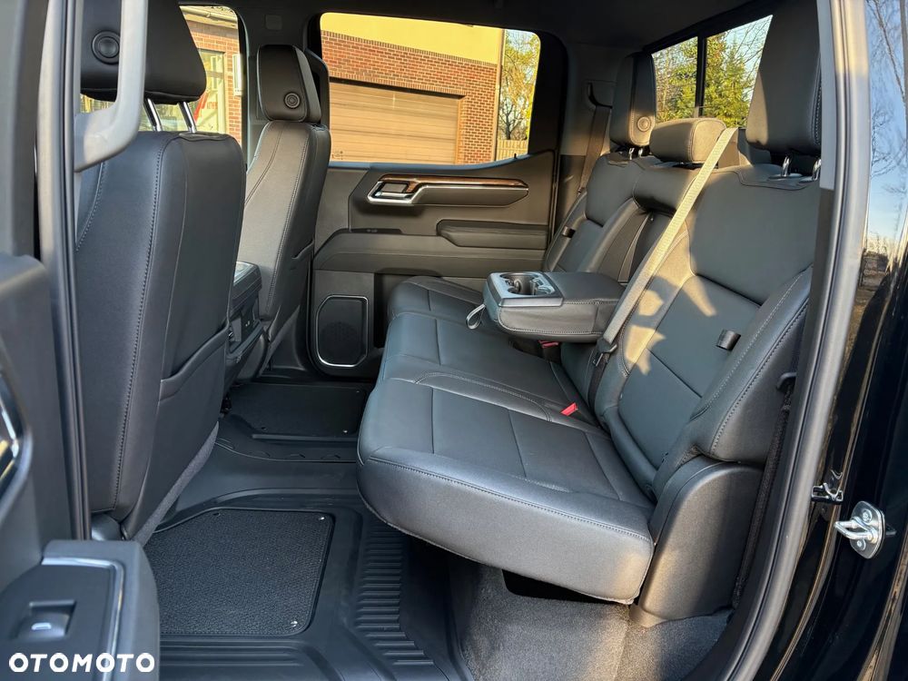 Chevrolet Silverado - 21