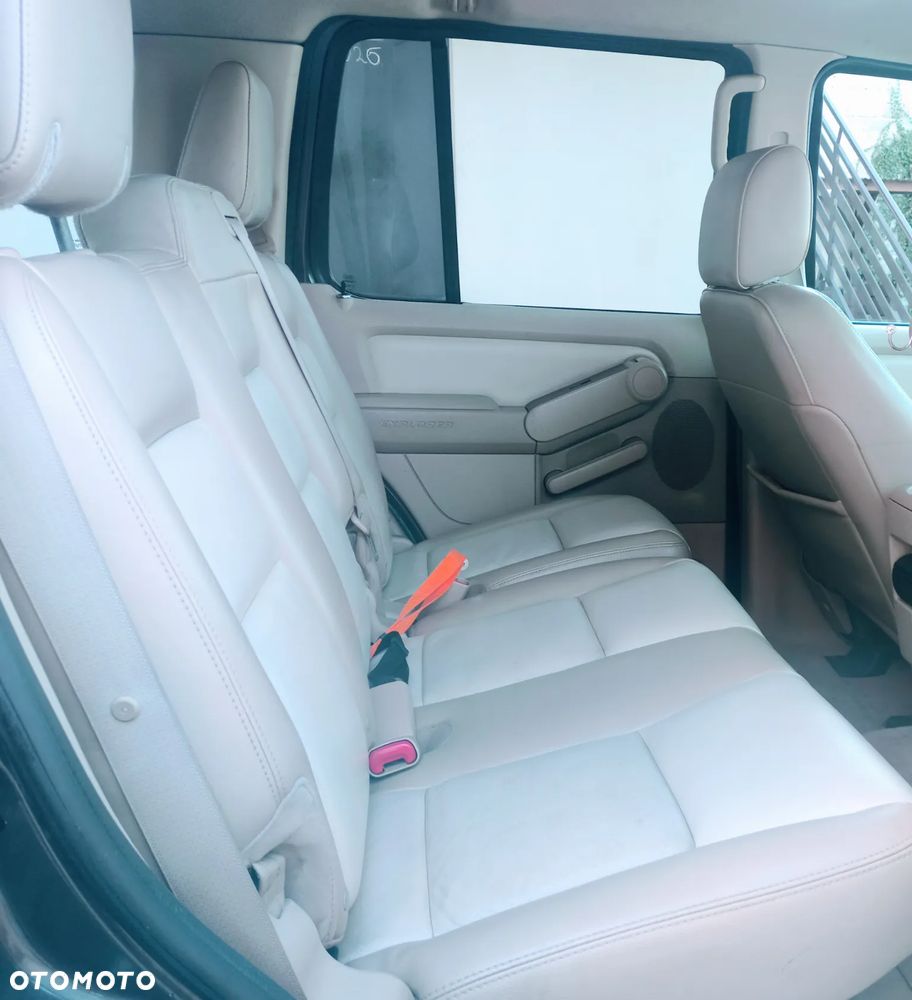 Ford Explorer 4.0 4WD - 13