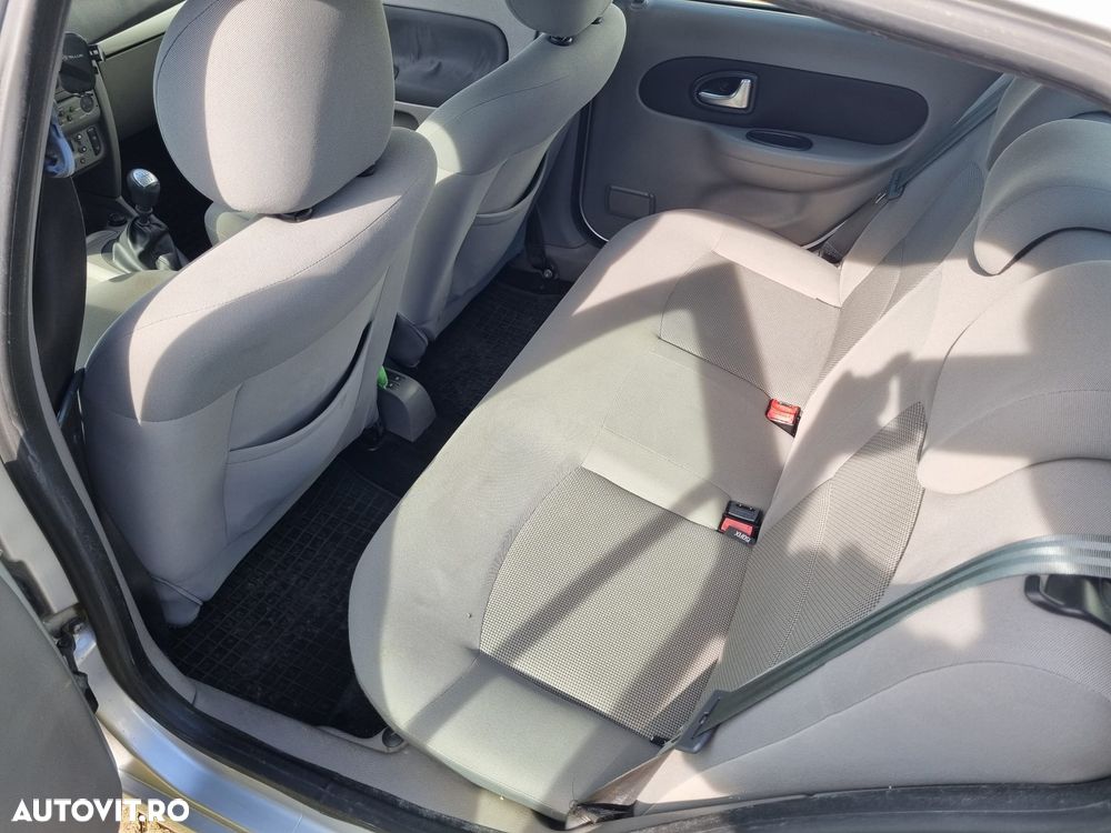 Renault Symbol 1.6 16V Collection - 8