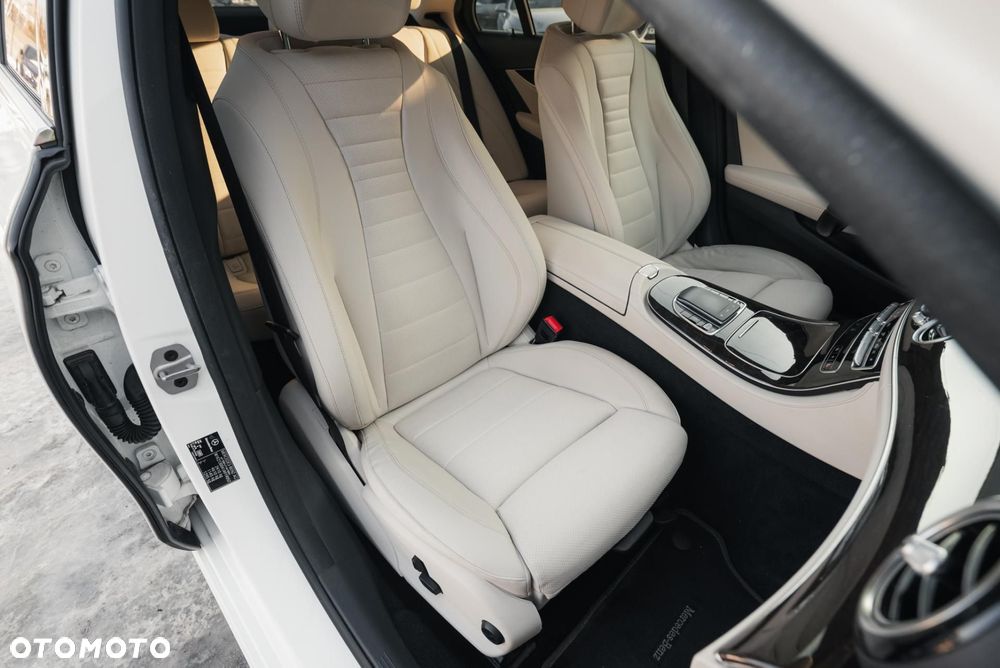 Mercedes-Benz Klasa E - 21