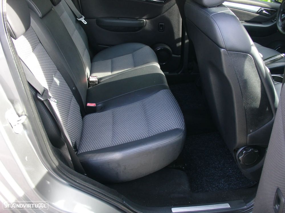 Mercedes-Benz B 180 ver-blueefficiency-sport-edition - 5