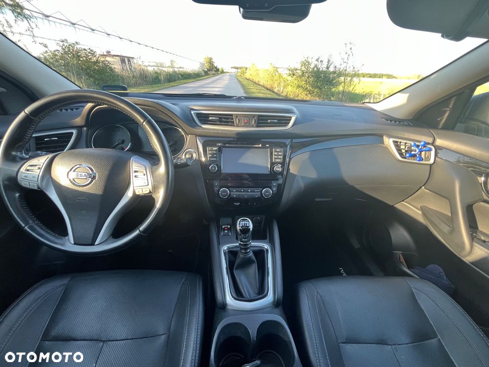 Nissan Qashqai 1.6 DCi 4x4 Tekna - 2