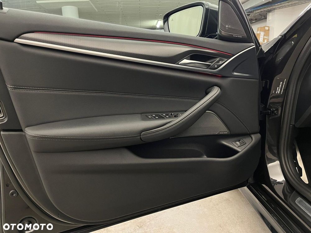 BMW Seria 5 530d xDrive mHEV M Sport sport - 16