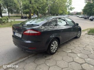 Ford Mondeo 2.0 Ghia - 10