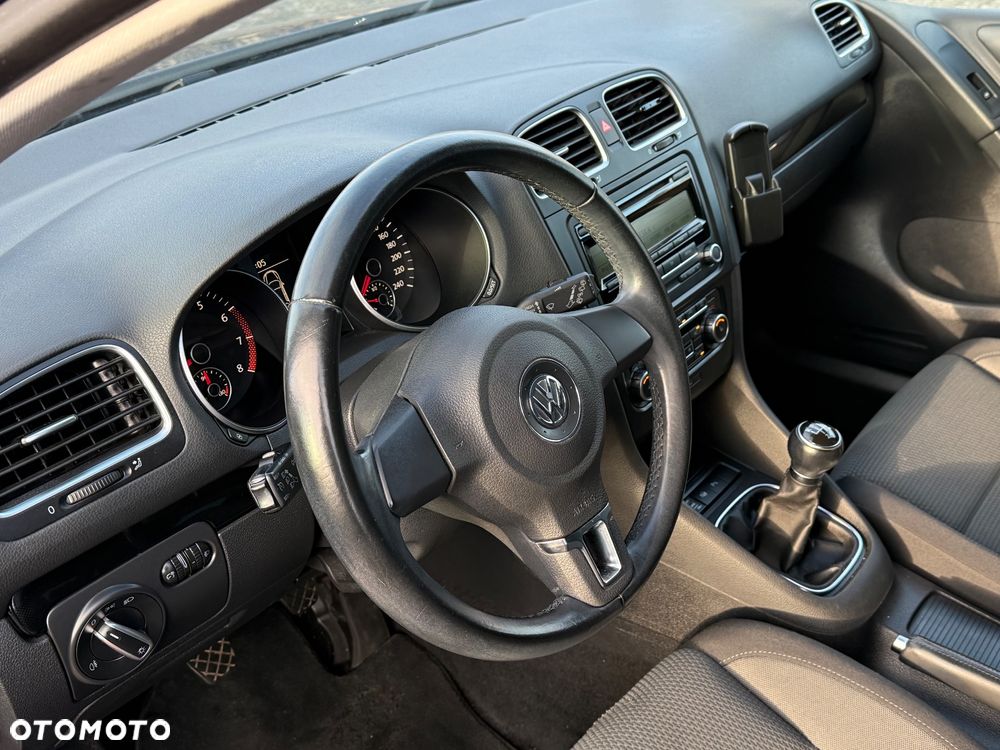 Volkswagen Golf 1.6 Comfortline - 25