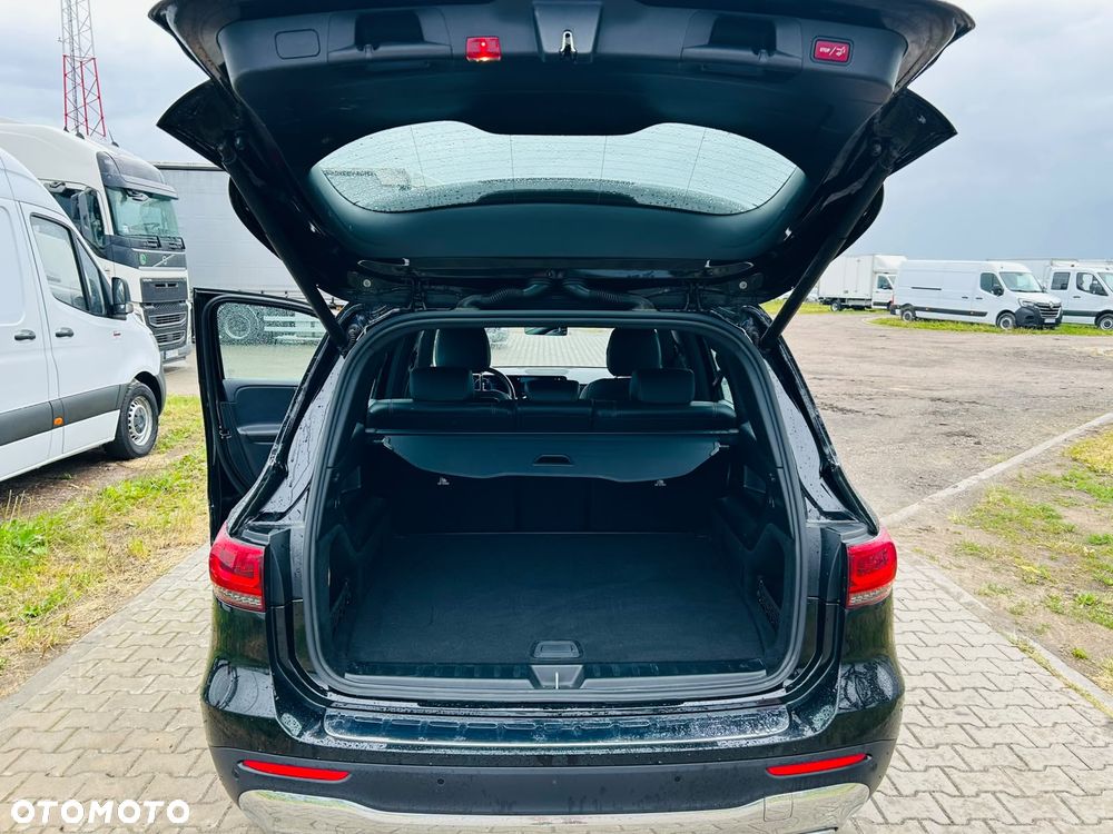 Mercedes-Benz GLB - 14