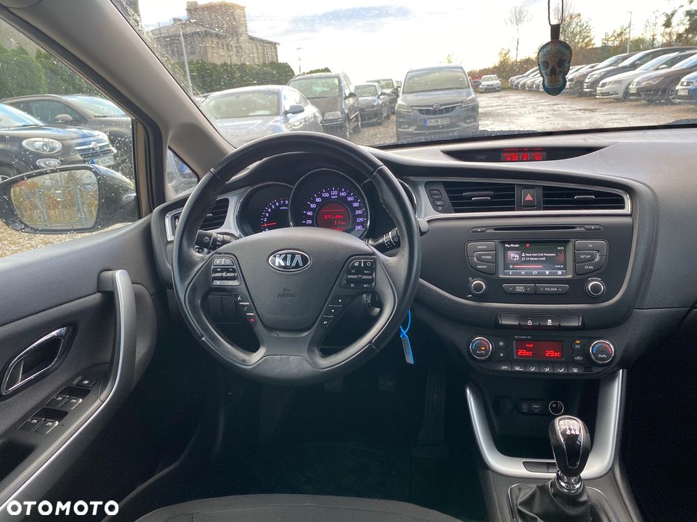 Kia Ceed 1.4 CVVT Attract Plus - 28