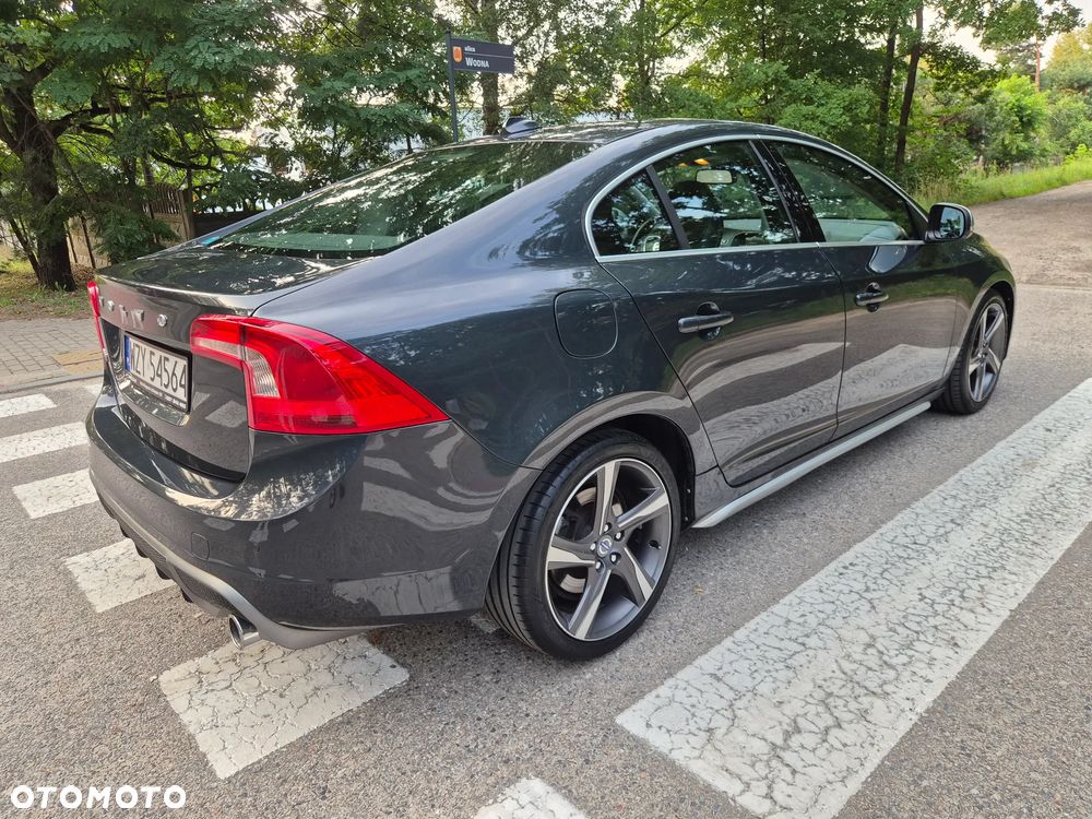 Volvo S60 D2 R-Design - 25