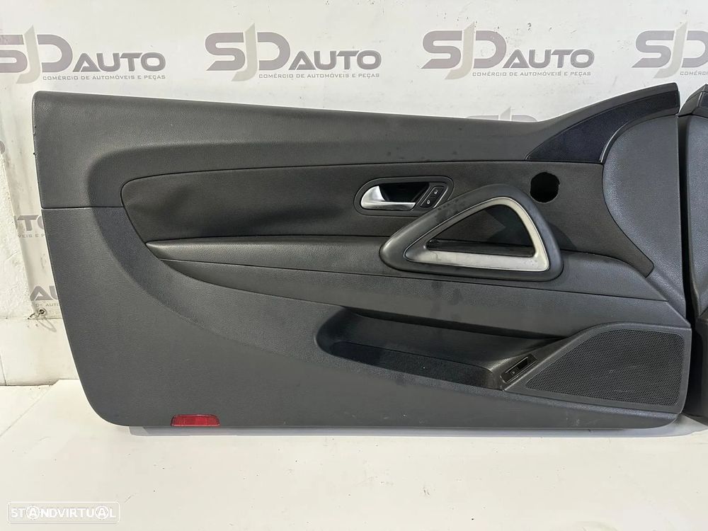 Farda / Quartela Frente Direita / Esquerda - VW Scirocco (2010) - 2