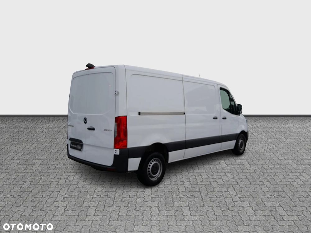 Mercedes-Benz Sprinter - 5