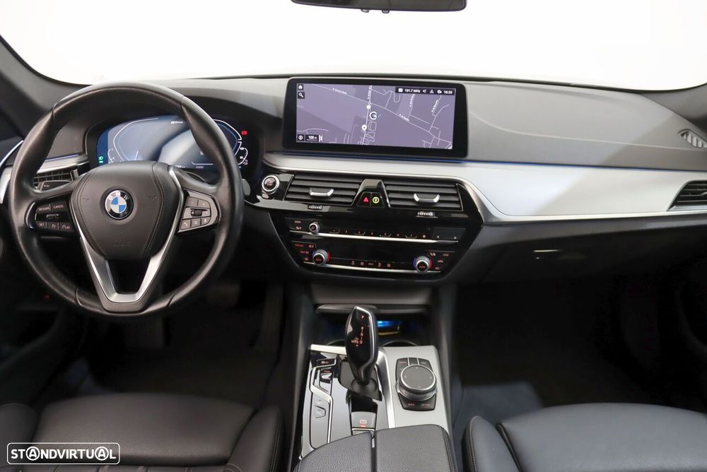 BMW 530 e Line Luxury - 6