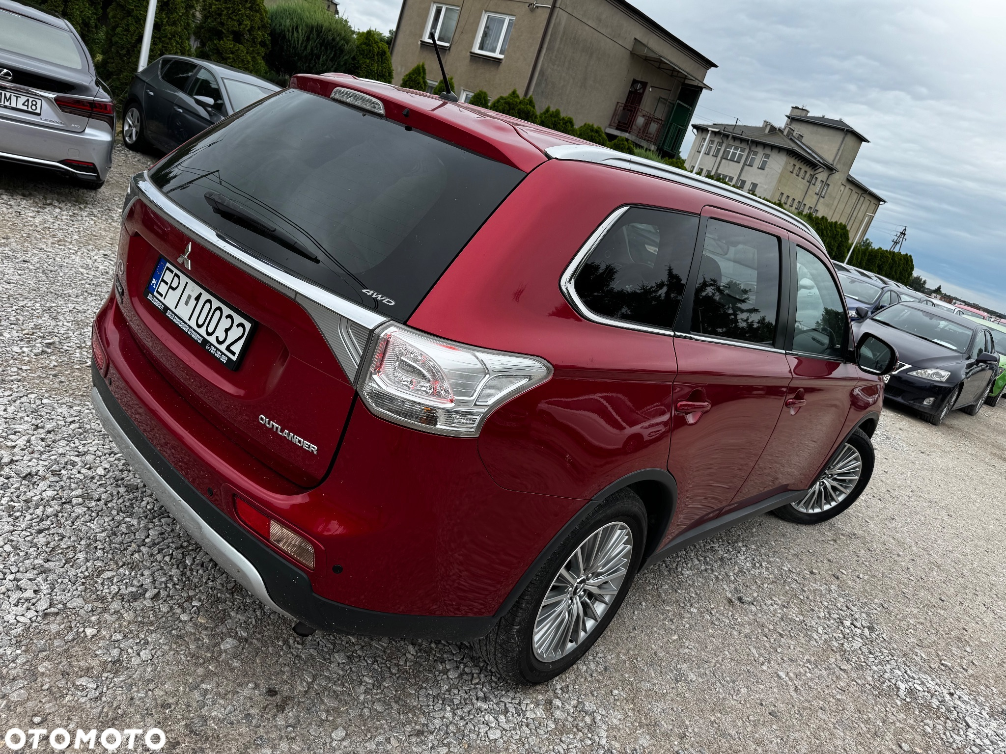 Mitsubishi Outlander 2.0 Instyle + 4WD CVT - 22